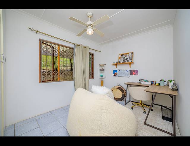 4 BEDROOM HOUSE FOR SALE IN PADFIELD PARK